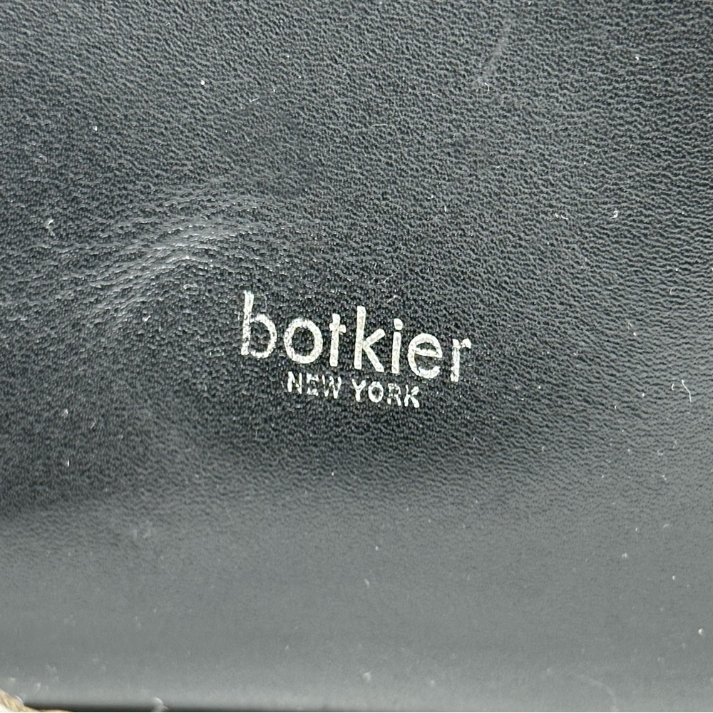 Botkier Hand Bag. - Picture 3 of 6